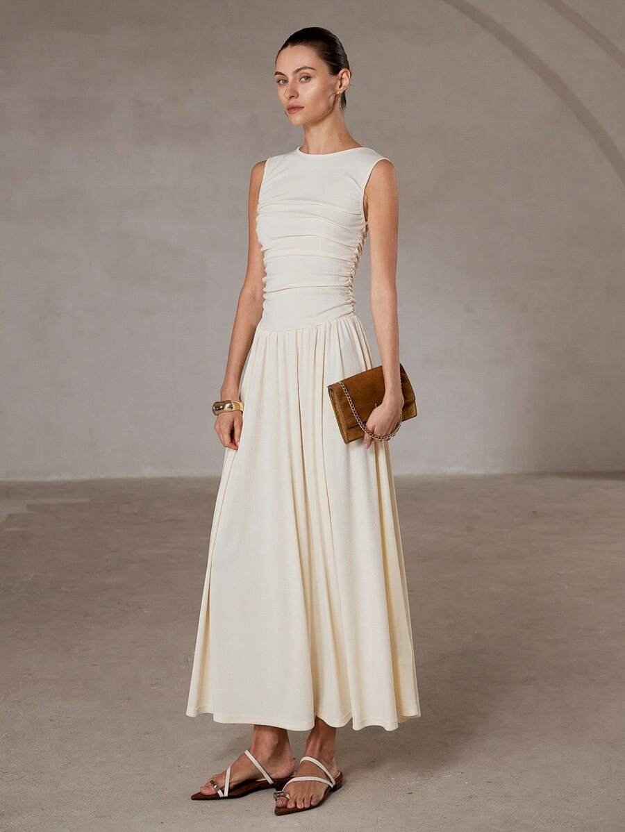 The Athena Dress | A Study in Sculptural Elegance