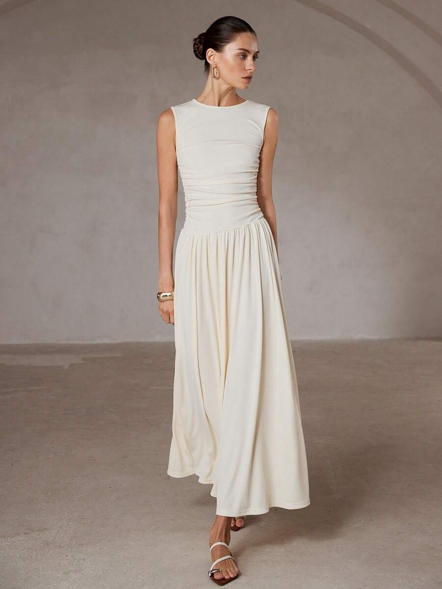 The Athena Dress | A Study in Sculptural Elegance