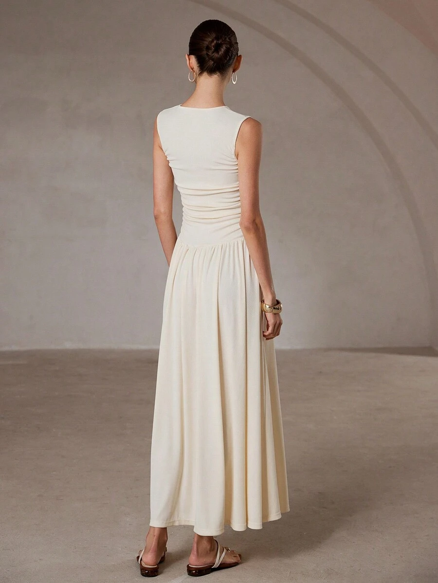 The Athena Dress | A Study in Sculptural Elegance