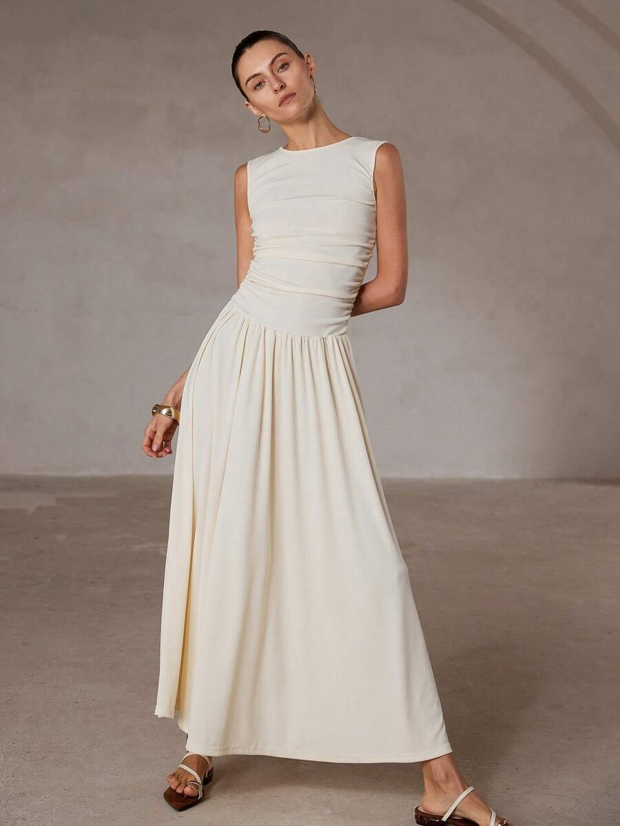 The Athena Dress | A Study in Sculptural Elegance