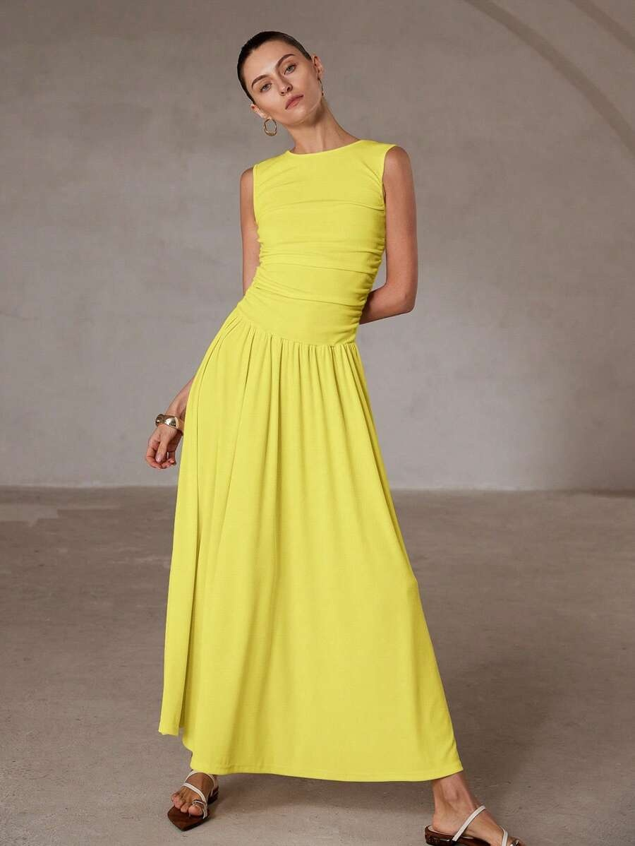 The Athena Dress | A Study in Sculptural Elegance