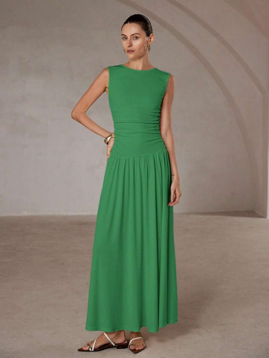 The Athena Dress | A Study in Sculptural Elegance