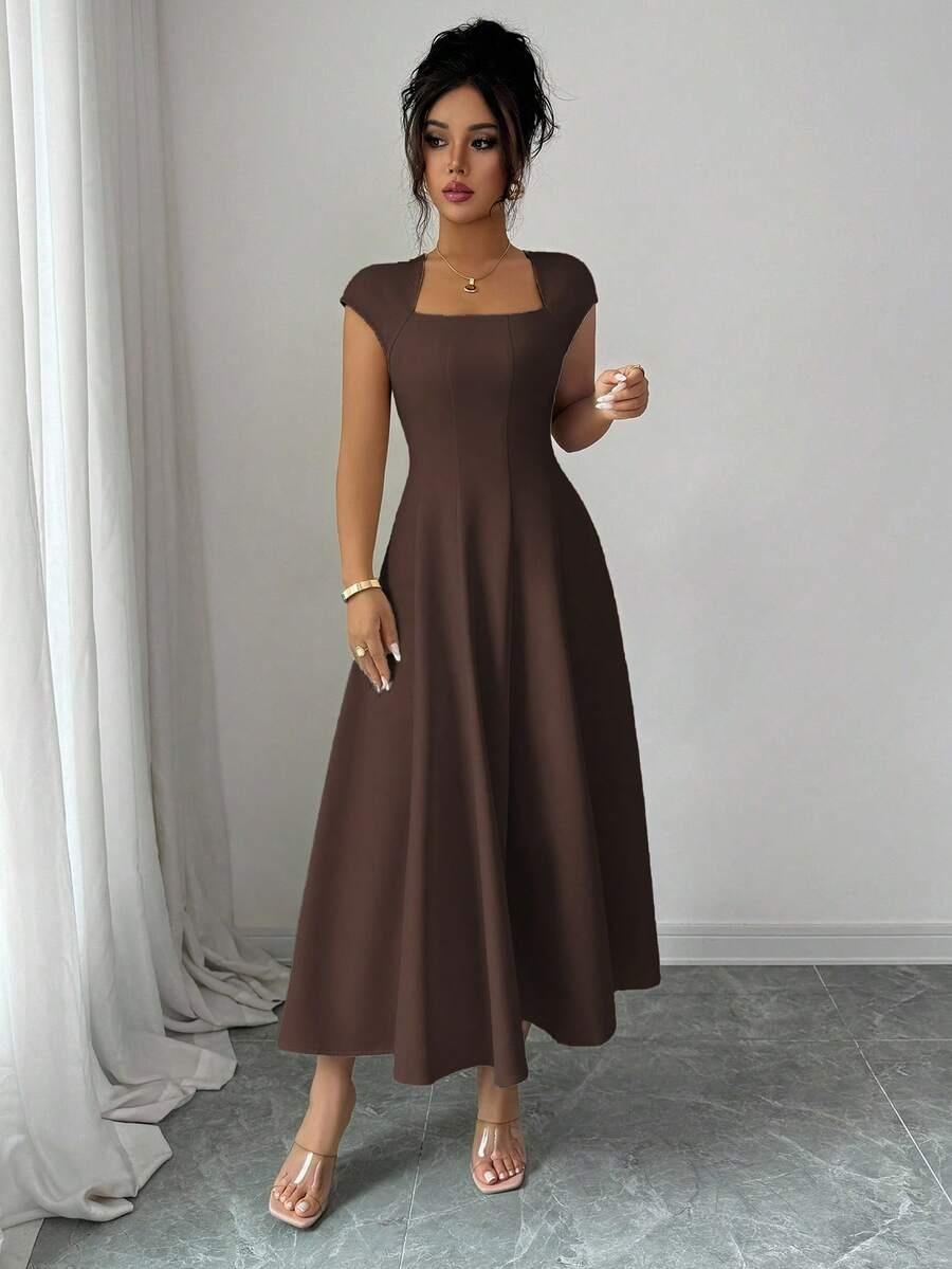 'Romi' Dress | Timeless elegance in a perfect midi cut