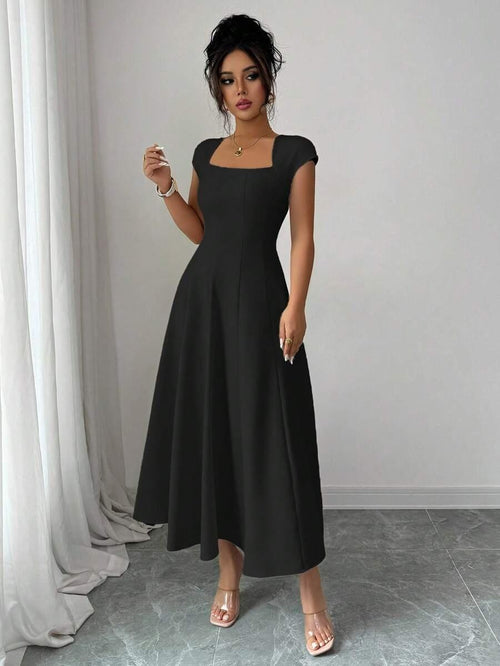 'Romi' Dress | Timeless elegance in a perfect midi cut